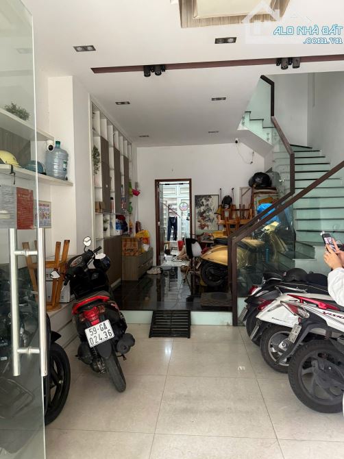 SIÊU PHẨM ! TÒA NHÀ CHDV TRẦN BÌNH TRỌNG, GV | DT: 4,5X22M - 4 Tầng | - 4
