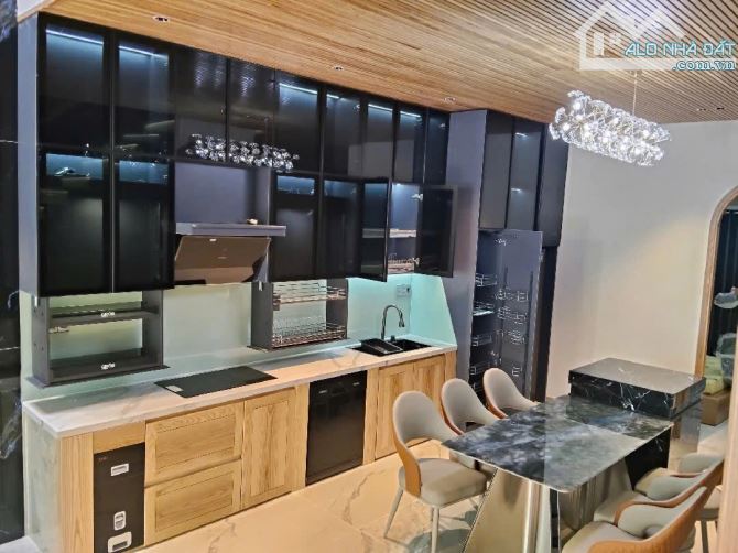 🏡 BÁN NHÀ 3 TẦNG ĐƯỜNG KHƯƠNG HỮU DỤNG – GẦN CHỢ HÒA XUÂN, KIẾN TRÚC PHÁP CỔ ĐIỂN SANG TR - 4