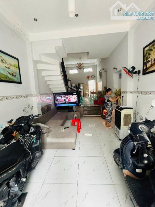Nhà Mặt Tiền - 4 tầng - 44M2 - 7.7Tỷ - Ngay Lý Chiêu Hoàng Nối Dài -Giáp Quận 6-An Lạc - 4