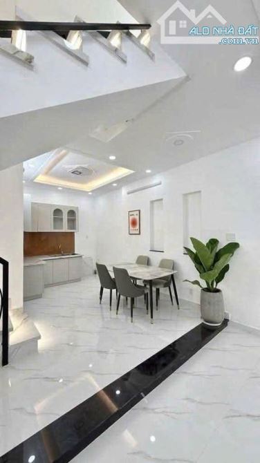 BÁN NHÀ 1 TRỆT 1 LẦU  SỔ RIÊNG THỔ CƯ CHƯA ĐẾN 2 TỶ - 4