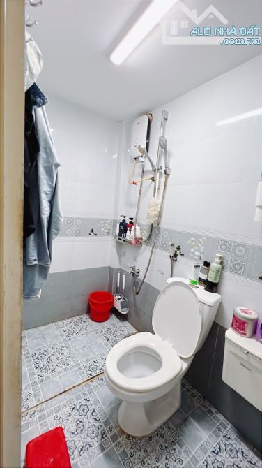 NHÀ/ HOÀI THANH Q8 DT 41,3M2 CÁCH MẶT TIỀN ĐƯỜNG LỚN CHỈ 100M GIÁ NHỈNH 3X TỶ - 4
