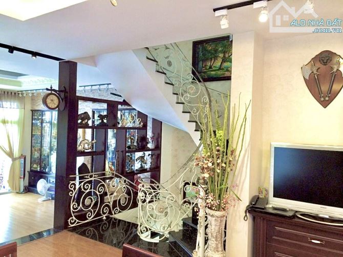 Bán BIỆT THỰ PHÚ NHUẬN  DT: 9.6 x20m, 5 tầng , 188m2, dòng tiền 60tr / tháng. - 4