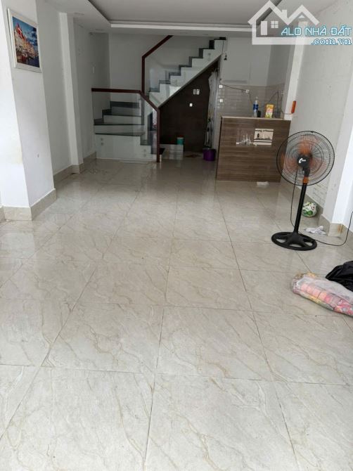 Bán Nhà Bình Thạnh Hẻm 8M Phan Văn Trị 3 Tầng - 4x15M Gần ĐH Văn Lang chỉ 10.7 Tỷ TL - 4