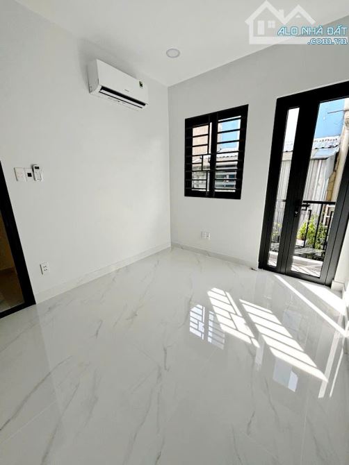 Bán nhà Quận 11, DTSD 50m2 - 2 Tầng , nhà mới như hình, 2PN 2WC - 4