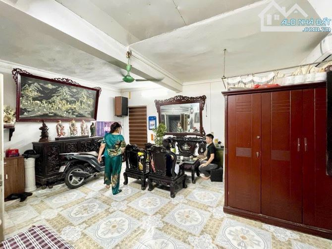 bán nhà Mặt Phố Hoa Lư ( Đại Cồ Việt ) Hai Bà Trưng , 3 Mặt tiền, VỈa hè, Kinh doanh DT 50 - 4