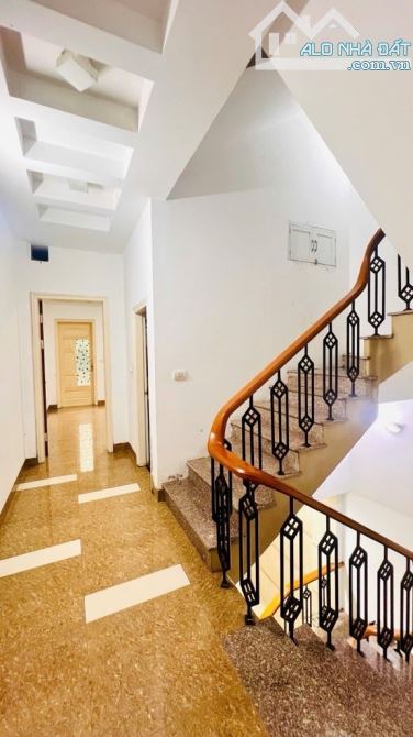 KHU ĐÔ THỊ VĂN QUÁN - Ô TÔ ĐỖ CỬA - GIÁP TRƯỜNG VICTORIA - ĐANG CHO THUÊ 30TR/THÁNG - 4