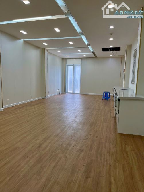 Cho thuê nhà mặt tiền 7 tầng quận Bình Thạnh - 5 x 20m giá tốt - 4