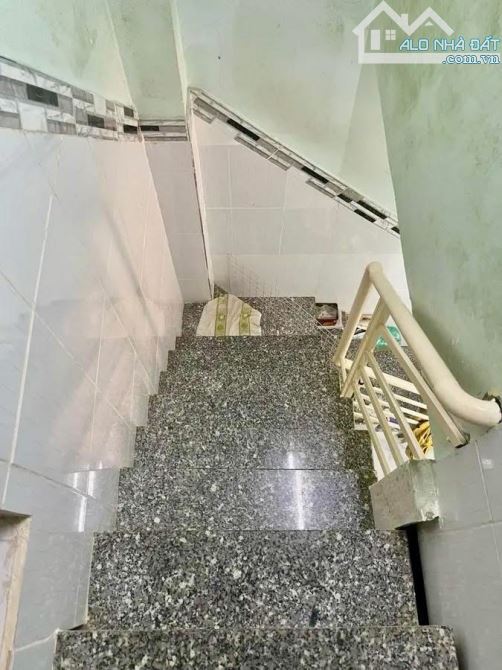 Nhà Quận 4 chào đón tân sinh viên - Đường số chỉ 4 tỷ chẵn. - 4