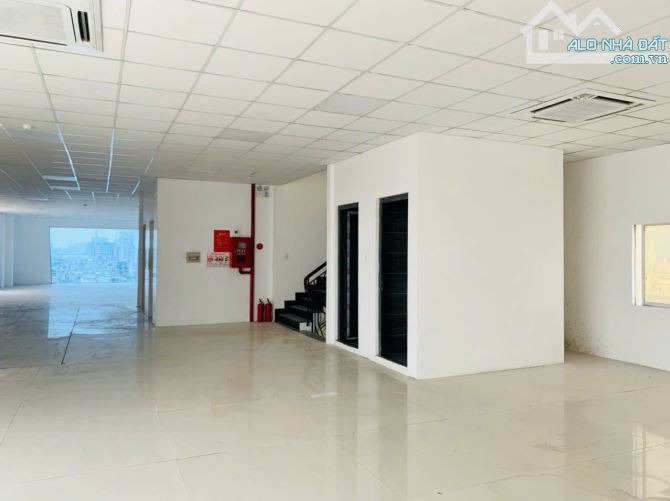 BÁN TÒA NHÀ BUILDING MẶT TIỀN 292 PHẠM VĂN HAI – DÒNG TIỀN 350 TRIỆU/THÁNG. 744m2 đất - 4