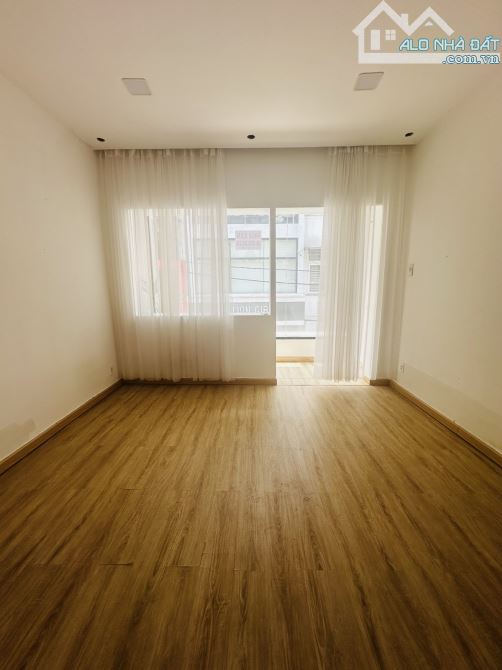 Bán nhà Q10 - hẻm 8m kinh doanh - 4 tầng - 4
