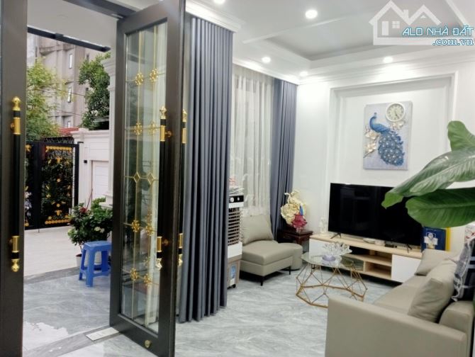 🌴 NGÔ GIA TỰ – VIỆT HƯNG, 125M², 3 TẦNG – BIỆT THỰ MINI SÂN VƯỜN, 18,9 TỶ - 4