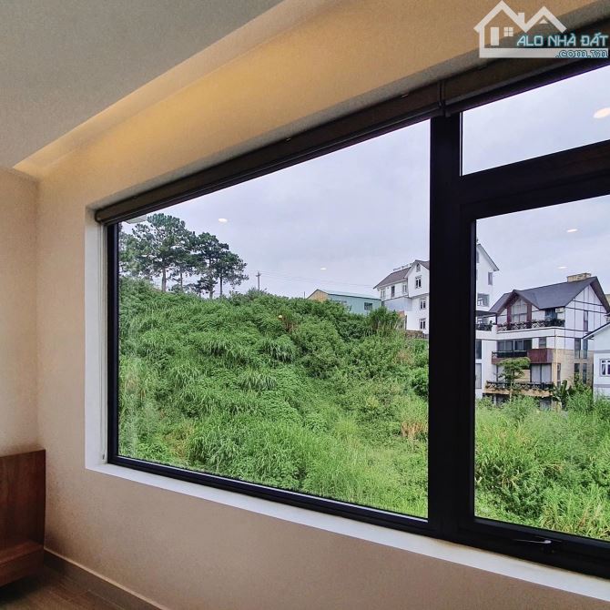 Bán Khách sạn/CHDV Mặt tiền Khe Sanh, P11, Đà Lạt - 490m2 -  29.5 tỷ- view đẹp - 4