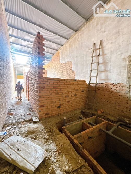 Bán nhà thô 131m2 tân biên sát ql1A giá đầu tư chỉ 2ty2 quá rẻ - 4
