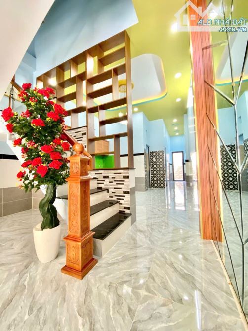 SIÊU PHẨM CHÂN DÀI 4X32 NHÀ ĐẸP ĐƯỜNG XE HƠI GẦN CHỢ THỚI TỨ ĐẶNG THÚC VỊNH GIÁ TỐT - 4