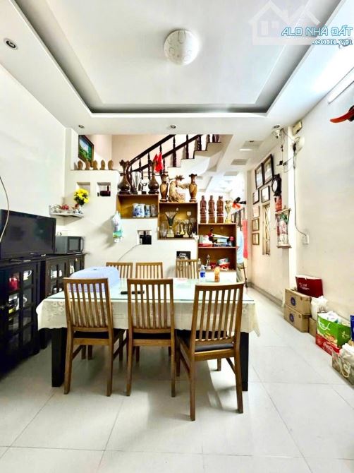 Bán nhà Lê Văn Sỹ Quận 3, 5 Tầng, gần Hxh, hẻm thông, 49m2, nở hậu 4m, Ở/cho thuê, 7.8 tỷ - 4