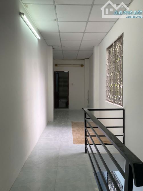 Nhà Vị trí KD Hẻm thông 5m xe hơi xe tải Nguyễn Hữu Cảnh - 4