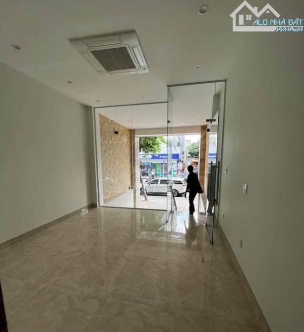 17 tỷ! Bán mặt tiền đường Bạch Đằng, Phường 2, Quận Tân Bình - 4x18.6m - Hầm 6 Tầng TM - 4