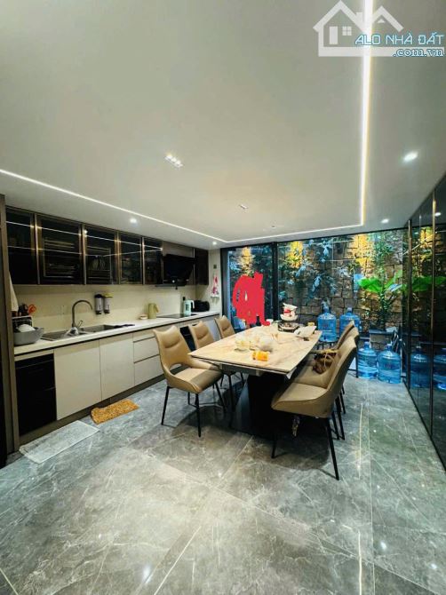 BÁN NHÀ KHU BIỆT THỰ LÊ VĂN SỸ. DT:  4.5 x25m 1 Hầm 6 tầng, tặng hết nội thất cao cấp - 4