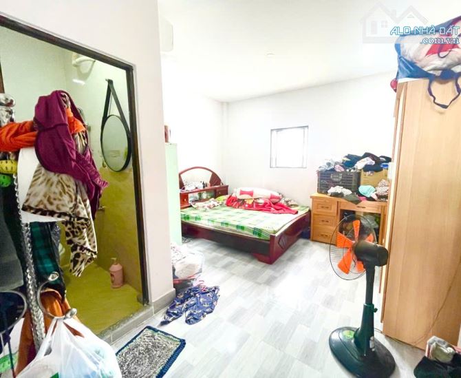 TÂN HÒA ĐÔNG-GIÁP Q6- 4M x 12M,3 TẦNG BTCT, HẼM XE HƠI CỬA,GẦN KHU TÊN LỬA,CHỈ 5.X TỶ - 4