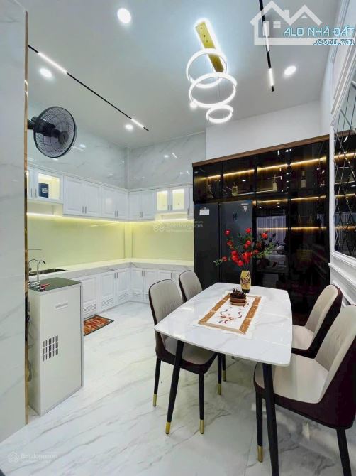 Nhà mặt tiền đường Nguyễn Bá Tòng, P11 - DT: 4x17m [vuông vức] 4 Lầu Nhà Đẹp. Giá 9.9 tỷ - 4