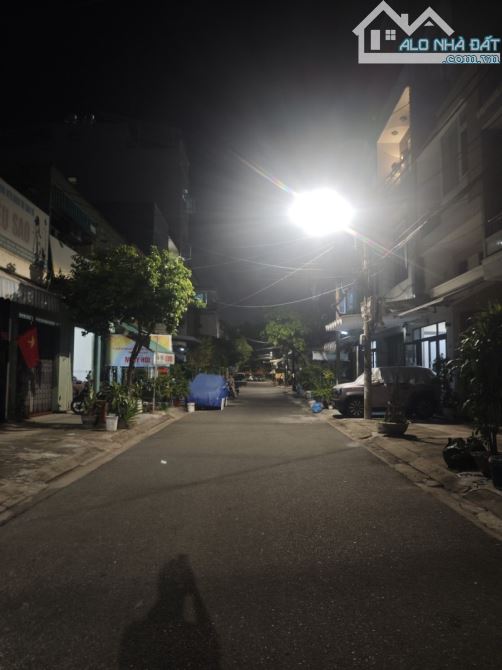 ► MT Cao Xuân Dục gần Công Viên 3 Tháng 2, Hải Châu , 58m2, 3 tầng, 6.x tỷ - 4