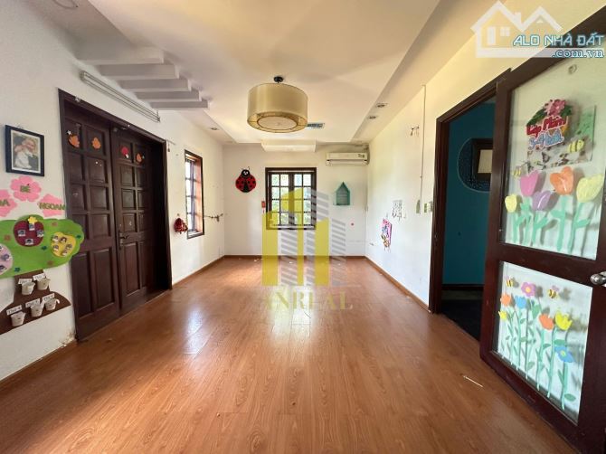 Biệt thự mặt tiền Nguyễn Văn Hưởng vị trí kinh doanh - 2 mặt tiền - 600m2. Giá 155 triệu - 4