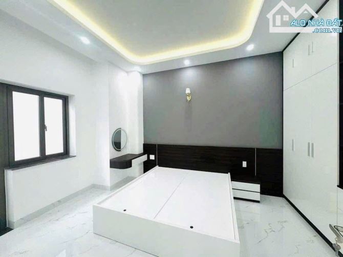 NHÀ 1T 1L 2 LẦU MỚI TINH MT CÔ GIANG - P4 - NGANG 5M - HOÀN CÔNG - GIÁ 10,8 TỶ - 4