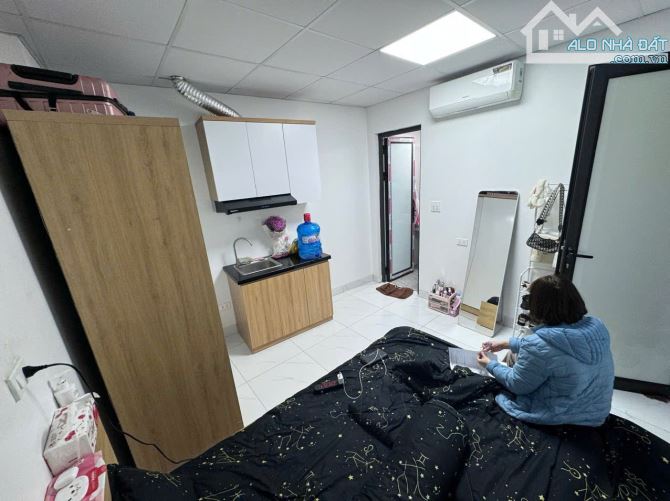 Cho thuê Ccmn đẹp giá 3tr8 rẻ nhất thị trường Ngõ 136 Chùa Láng, Đống Đa - 4