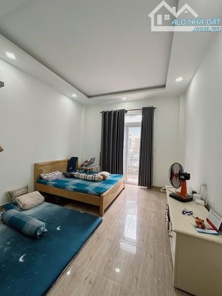 BÁN NHÀ ĐẸP  HẺM NHỰA 8M THÔNG XE HƠI GẦN MẶT TIỀN TÂN QUÝ 4X13M2 2 TẦNG GIÁ 5.5 TỶ - 4