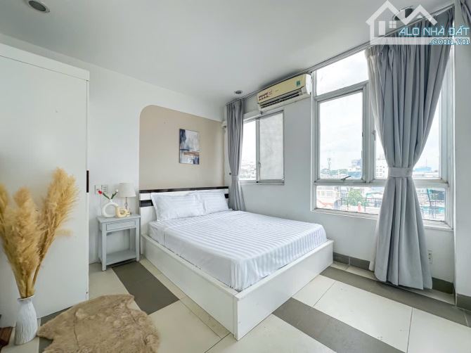 SIÊU PHẨM CĂN HỘ 2PN FULL NỘI THẤT CỰC RỘNG 70M2 CỬA SỔ LỚN NGAY QUẬN 1 - 4