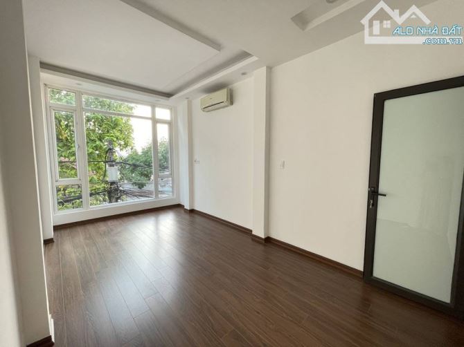 Ngọc Thụy- OTO đỗ cửa 39M x 3 tầng giá chỉ 6.x Tỷ có thương lượng mạnh - 4