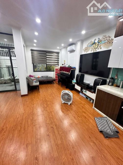 BÁN NHÀ HOÀNG CẦU ĐỐNG ĐA 60m 6Tầng Mt 6m GIÁ 31 TỶ THANG MÁY PHÂN LÔ Ô TÔ KINH DOANH - 4