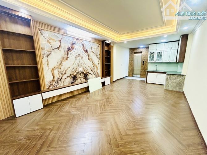 Vĩnh Hưng. Ngõ to hơn phố. Phân lô gara, mới tinh. 5 tầng thông sàn hiện đại. nhỉnh 12 tỷ - 4