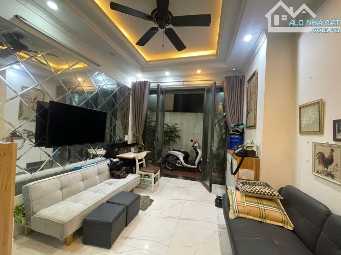 Chủ Vào Nam Cần Để Lại Căn Nhà Tại Thạch Bàn 5 Tầng Có Bể Bơi – 5.x tỷ - 4