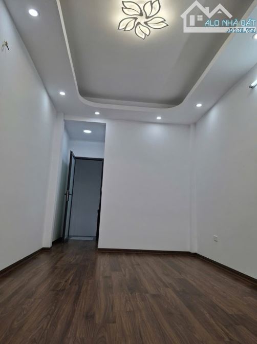 Nhà mới tinh khôi phường Việt Hưng, Long Biên giáp Vinhome 30m2 5 tầng, giá chào 6,2 tỷ - 4