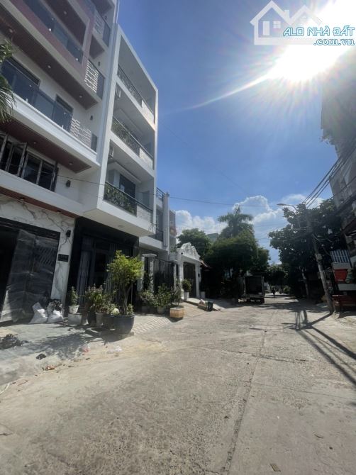 Bán gấp Villa 4 tầng, 88m2 (8.1x11m), hẻm 6m, Lê Văn Quới, giá chỉ 9tỷ - 4
