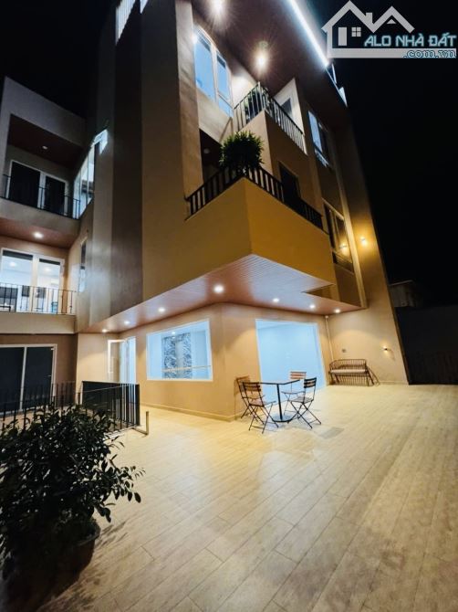 Bán biệt thự cao cấp đường Trần Sâm diện tích 180m2; ngang mặt tiền 10m ; giá 20 tỷ - 4