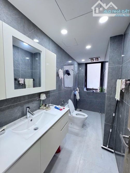 BÁN NHÀ PHÂN LÔ TRẦN QUANG DIỆU 65m2x7T THANG MÁYxMT5.1m - 29.9 TỶ - ÔTÔ VÀO NHÀ - 2THOÁNG - 4