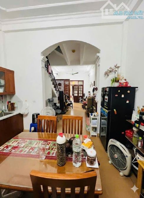 Ngõ Chợ Khâm Thiên 40m2 - 3 tầng - Mặt tiền 6.2m - 6.08 tỷ - 4