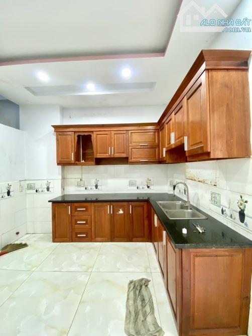 NHÀ 2 MẶT  TIỀN- CHIẾN LƯỢC - HẺM XE HƠI THÔNG-72M2 - 3 TẦNG - KHÔNG LG- QH- CHỈ 6 TỶ LẺ - 4
