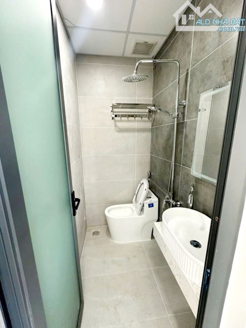 CHDV 5 Tầng Mặt Tiền - Ngay NGUYỄN VĂN LƯỢNG - GÒ VẤP - 180m² - 30 PN - 25.x TỶ. - 4