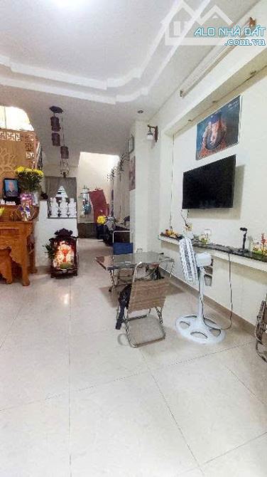 Hẻm lớn 88 Nguyễn văn quỳ 4tang 5pn vị trí đẹp giá yêu thương nhỉnh 9ty - 4