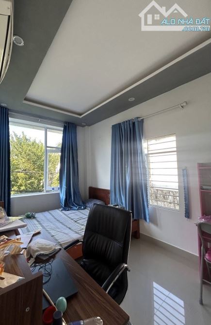 Nhà Lô Góc 2 mặt tiền, 86m2, khu phân lô đường 8m ngay Đình Phong Phú. Giá chỉ 5.8 tỷ - 4