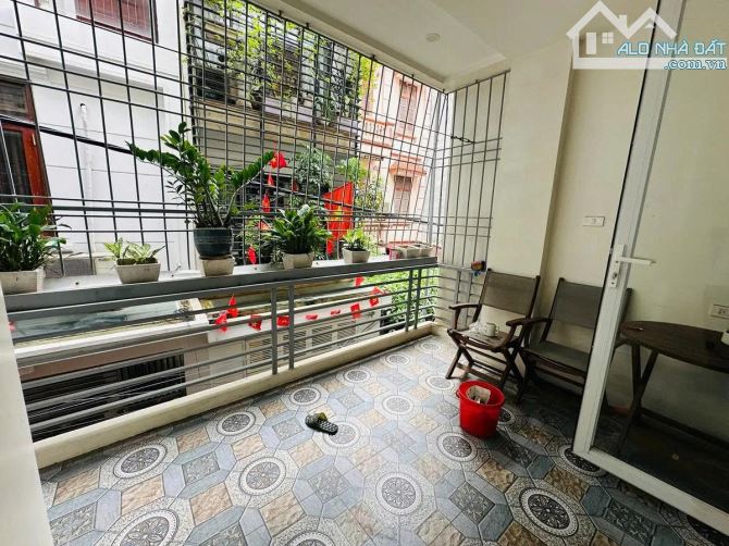 Bán nhà phân lô Trịnh Đình Cửu, ô tô đỗ cửa DT: 100m2 x 4,5 tầng, MT : 5,6m chào; 20,5 tỷ - 4