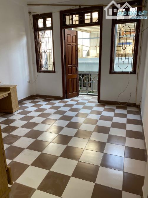 Cho thuê nhà nguyên căn ngách 317 ngõ Quỳnh, Bạch Mai, Hai Bà Trưng. DT 35m x 4 tầng, giá - 4