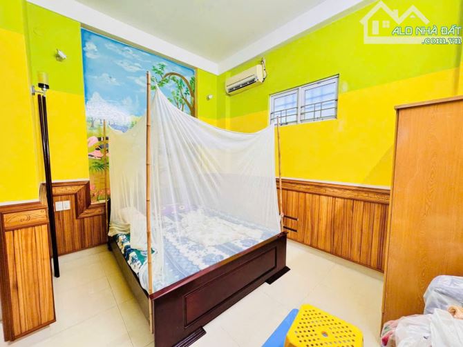 NHÀ 3 TẦNG HẺM NGUYỄN KHUYẾN, 63M2, XE HƠI TẬN NHÀ, 2PN, GIÁ 4,3 TỶ - 5