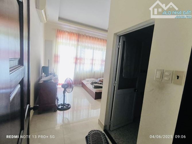 NHÀ 3 TẦNG - Ô TÔ NGỦ TRONG NHÀ - TRUNG TÂM HÀNH CHÍNH - QUẬN 2 - 5