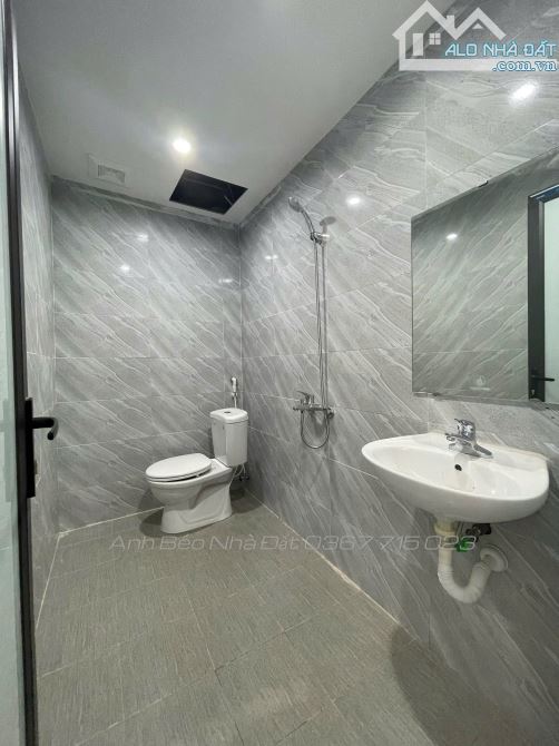 BÁN NHÀ 2 TẦNG - Mới - Gần đường Lạc Long Quân - Ngõ Thông Ô Tô Tránh - 5