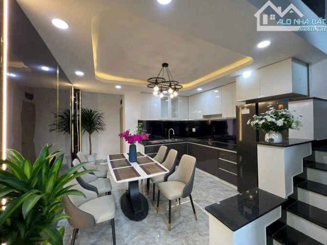 Nhà Giáp ranh Gò Vâp ngay Ngã 4 Ga ( 4m x 15.5M ) 3 Lầu ( 4 Phòng Ngủ ) Q12 - 5