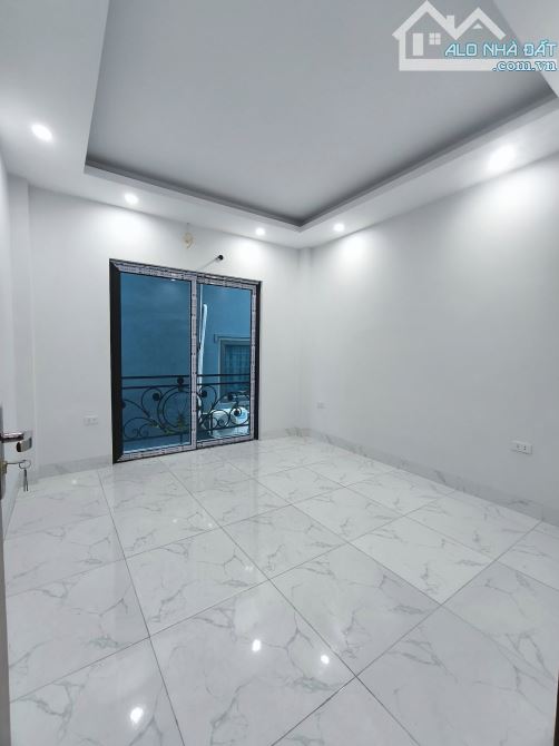 Chỉ 3,85 tỷ - Nhà Ngay sát Đại Lộ Thăng Long. Xây độc lập. Ngõ nông ô tô lùi.20p TT Hà Nội - 5